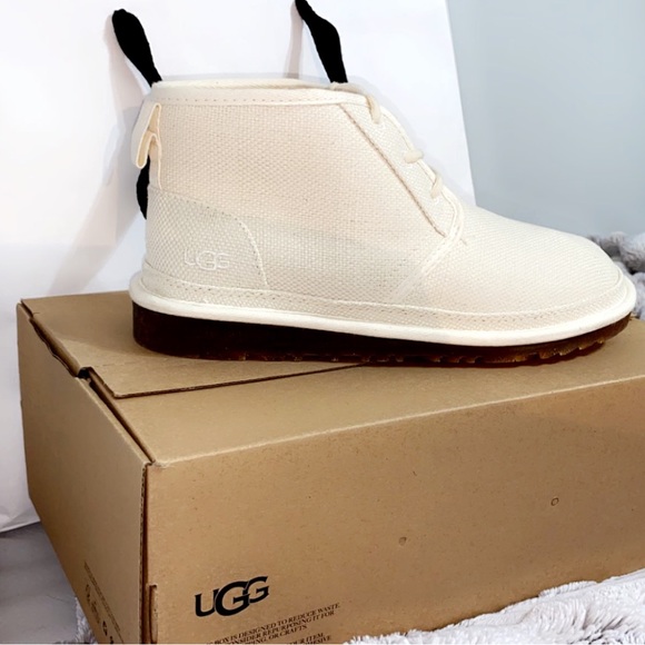 Super cute Ugg boots - Picture 2 of 3